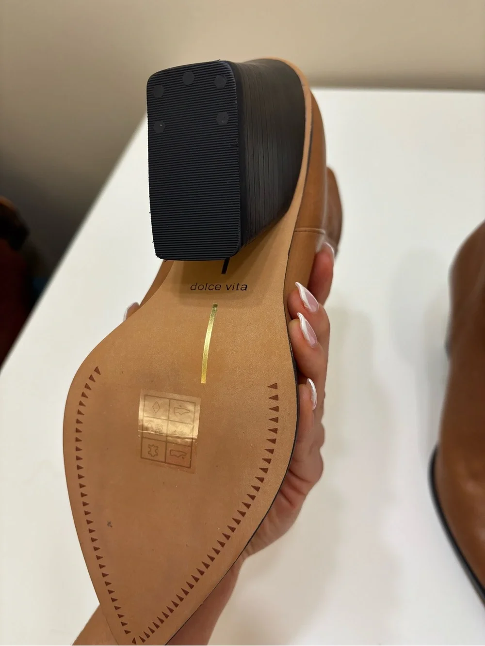 👢 Dolce Vita Cognac Leather Pointed-Toe Ankle Boots
